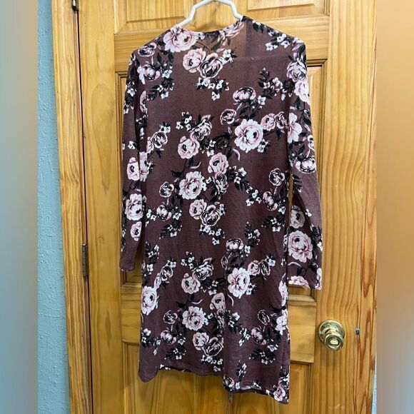 Gorgeous Charlotte Russe size S plum color duster with pink peonies print - Picture 4 of 6